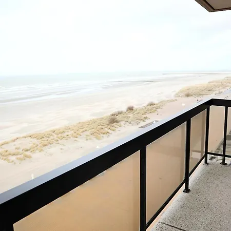Modern Near Shore, Cleaning Included