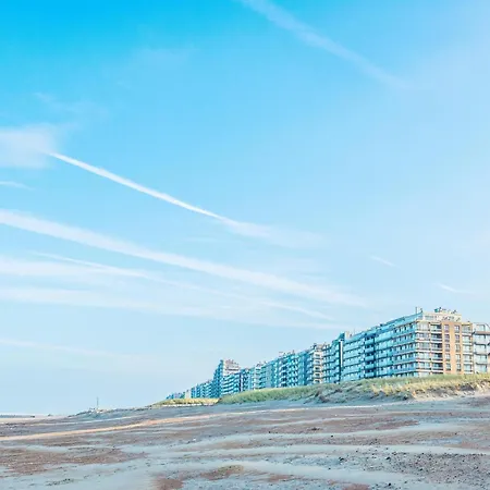 Modern Near Shore, Cleaning Included * 니우포르트
